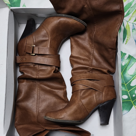 Brown Knee-high Boots - Picture 4 of 10